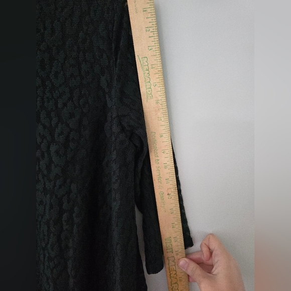 Chico's Women's Black Lace Cheetah Animal Print Blouse Tunic Top size 1 Medium - Picture 9 of 10